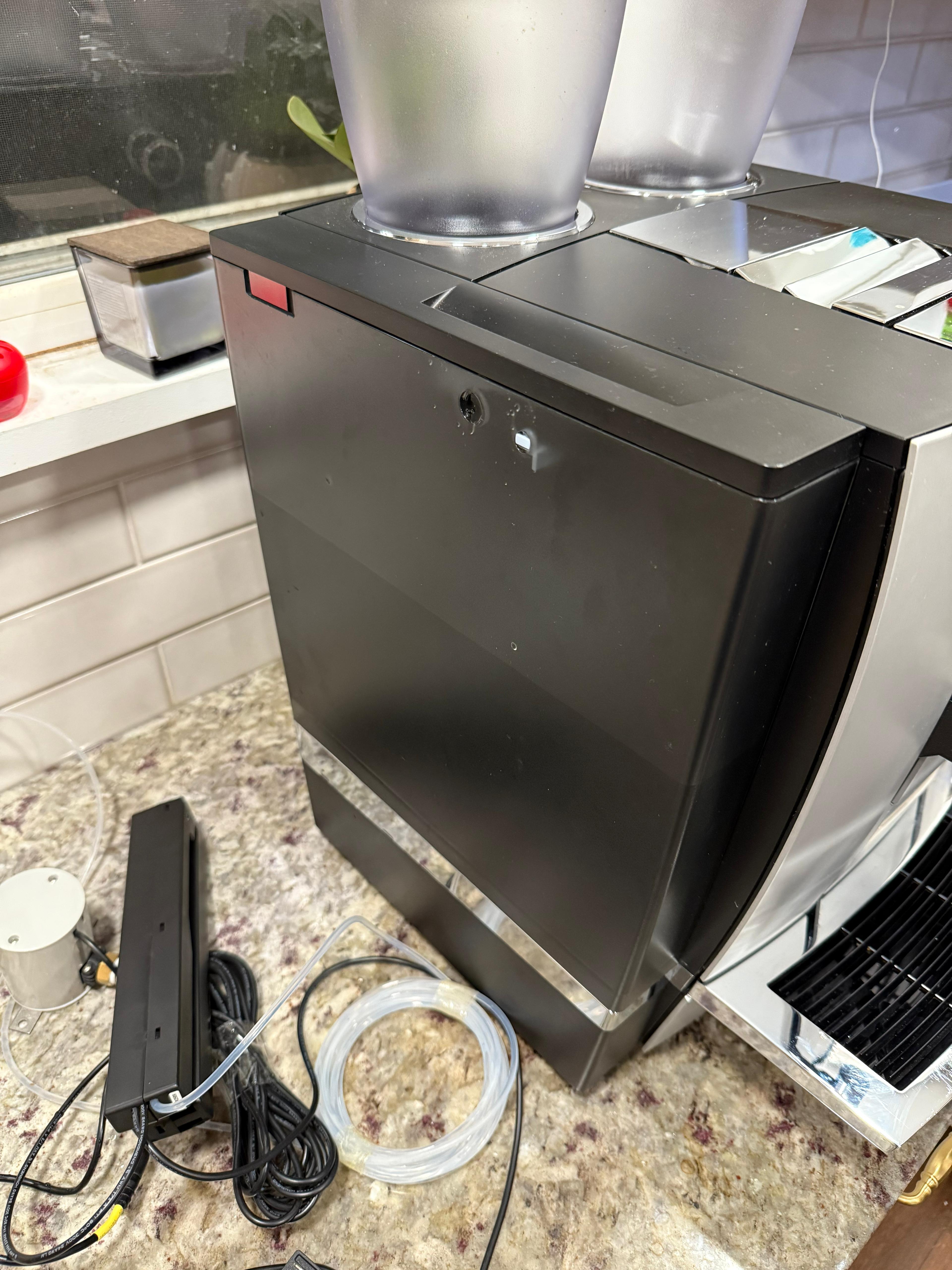 Jura GIGA X7 Professional Espresso Coffee Machine – Used, Excellent with Direct Water Kit